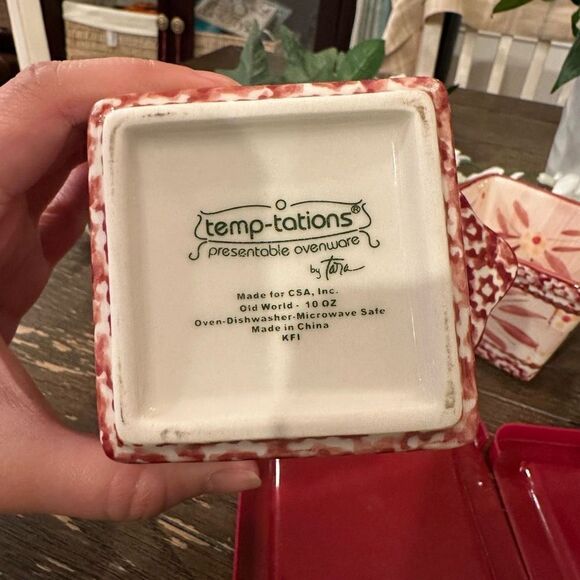 Temp-Tations 2-pc Individual Square Baker Old World Cranberry w/ lids and handle - Picture 4 of 5